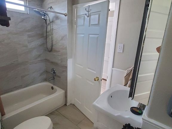 5th image of 137 N Pleasant Ave #207