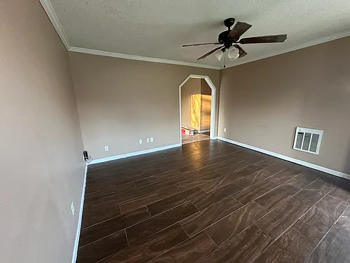 115 West Ave Photo 1