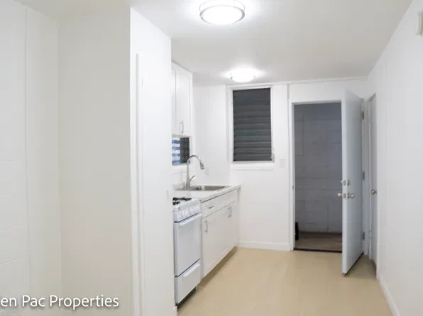 Hawaiian Holiday, 1420 Wilder Ave #22, Honolulu, HI 96822