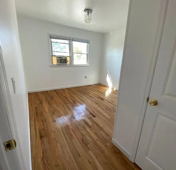 164 Beach Rd — Photo 3
