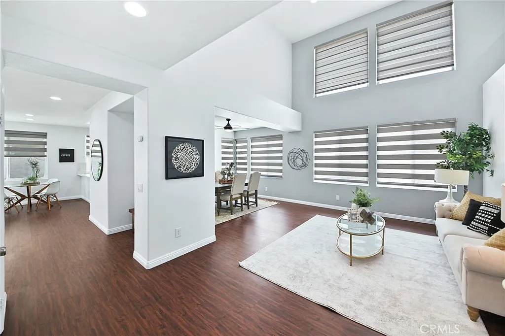 4 bed, 3.0 bath, 2532 sqft, $5,450 — Photo 2