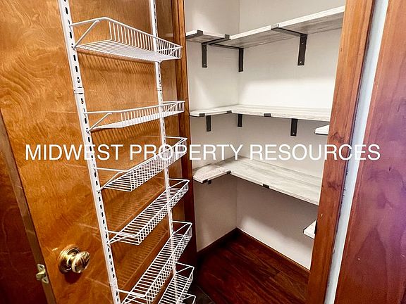 3rd image of 1210 SW Dean Dr