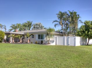 9601 Treasure Ln NE, Saint Petersburg, FL 33702