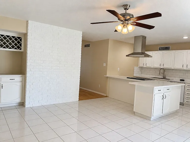 2715 Kingfisher Dr — Photo 11