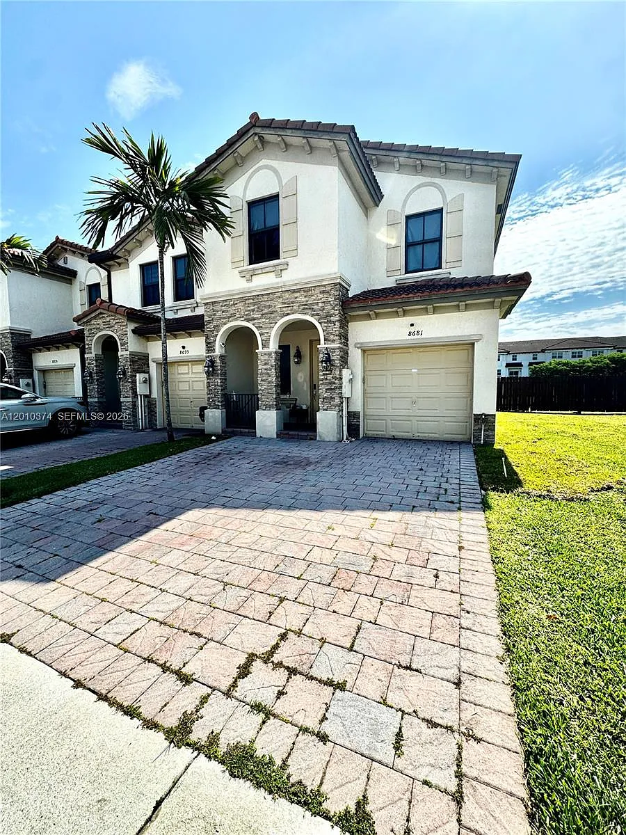 Building Photo - 8681 NW 98th Ave #8681
