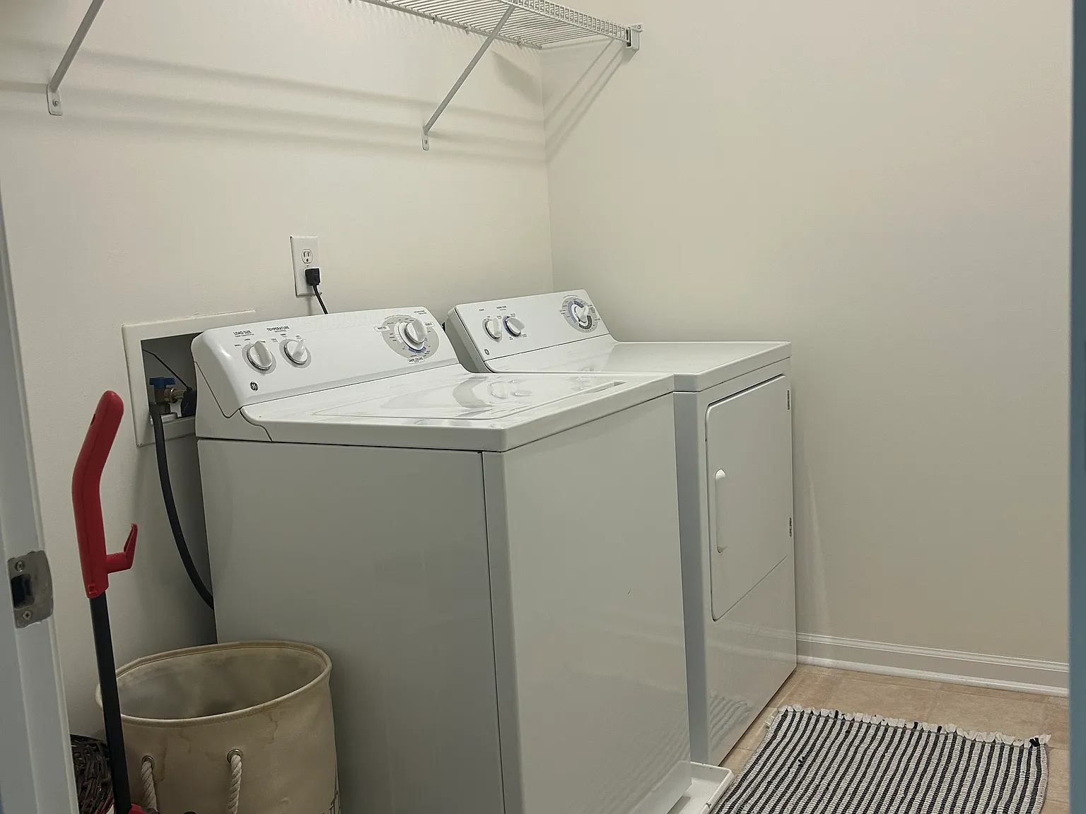 3 bed, 1726 sqft, $1,000 — Photo 3