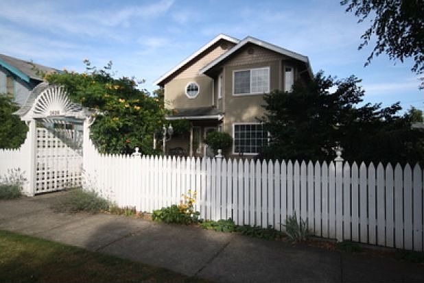 2nd image of 2626 Henry St