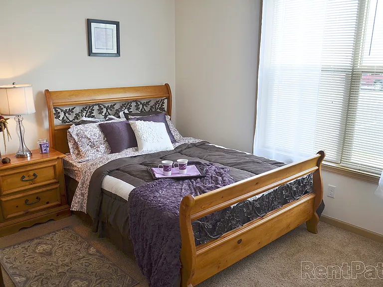 Ivy Ridge Apartments & Townhomes — Photo 9