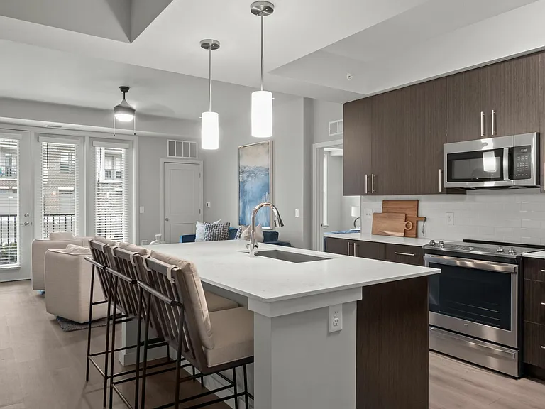 Legacy Rochester Hills Apartments — Photo 2