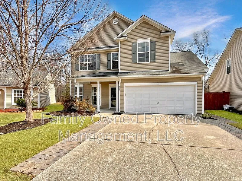 3 bed, 2.5 bath, $2,300 — Photo 1