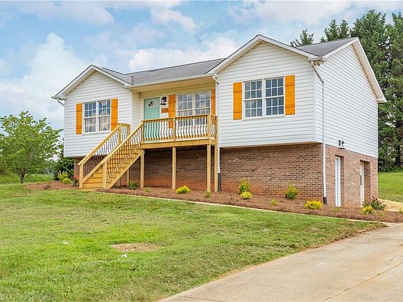 3rd image of 1110 Capella Ridge Rd