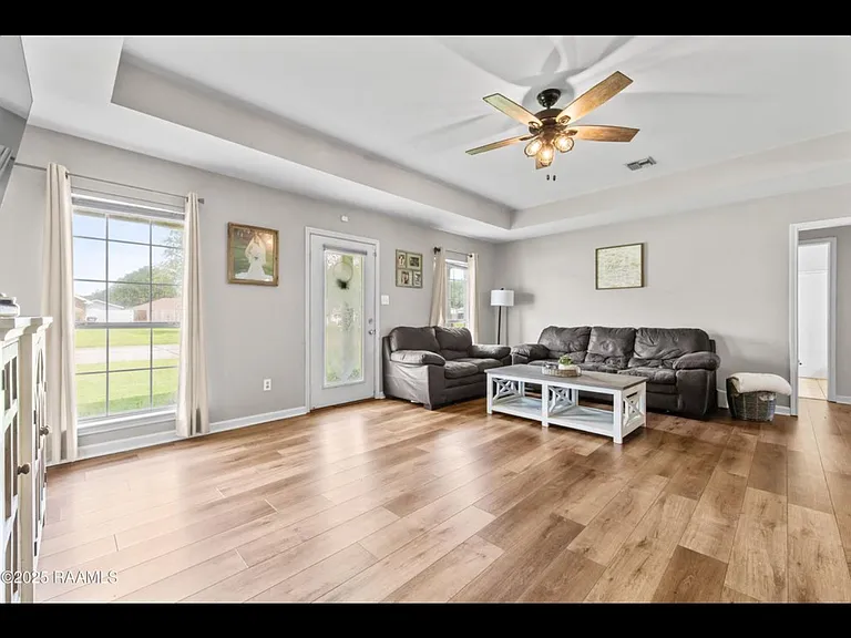 1413 Montagne St — Photo 5