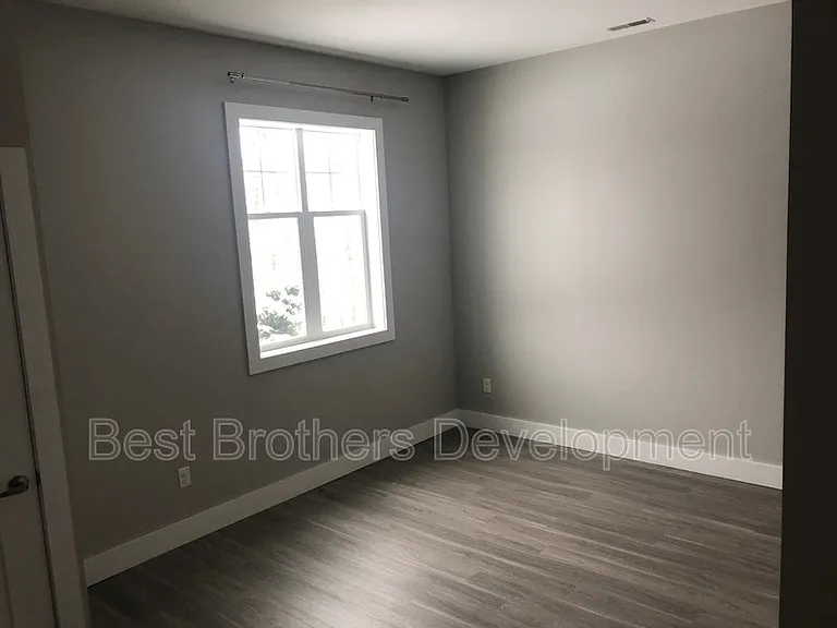 4779 S Park Ave #15 — Photo 6