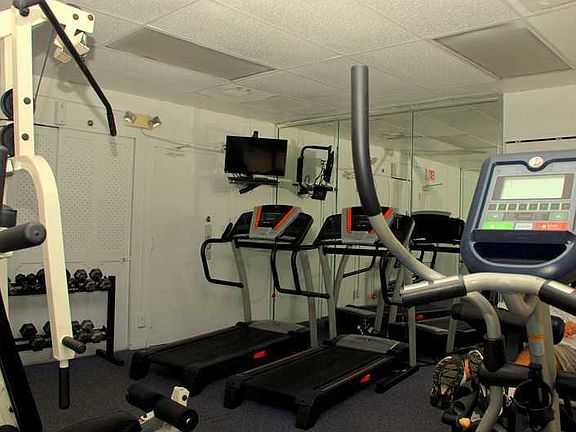 4th image of 20400 W Country Club Dr APT 812
