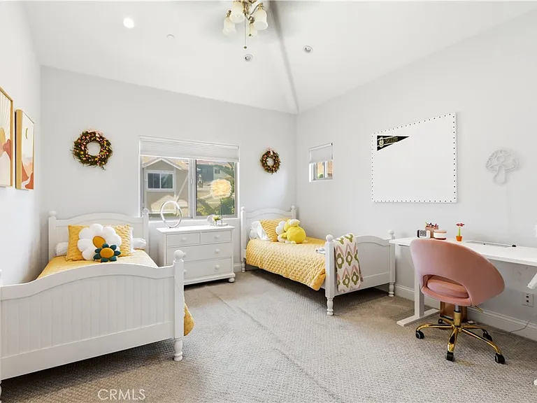 1207 Harkness Ln — Photo 27