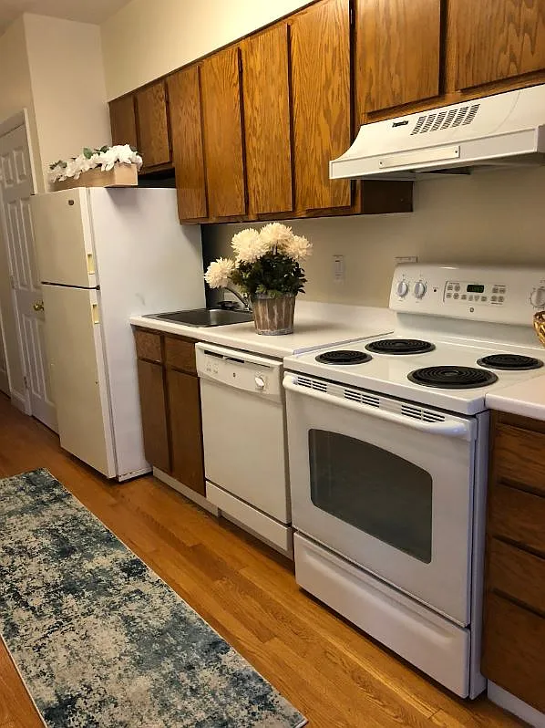 1 bed, 500 sqft, $2,800 — Photo 4
