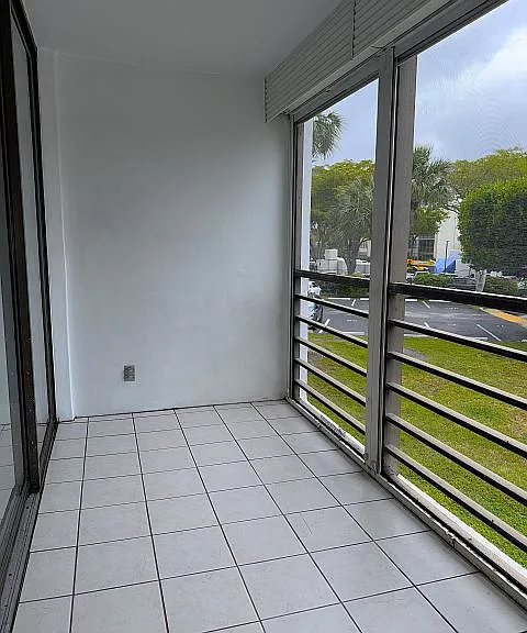 20400 W Country Club Dr #216 — Photo 7