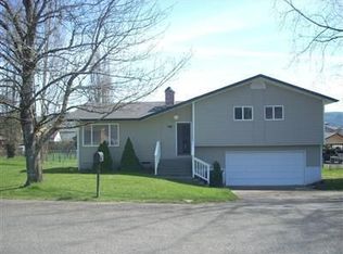 103 Sandwood Dr, Castle Rock, WA 98611