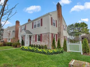 2 Bayview Ct, Manhasset, NY 11030