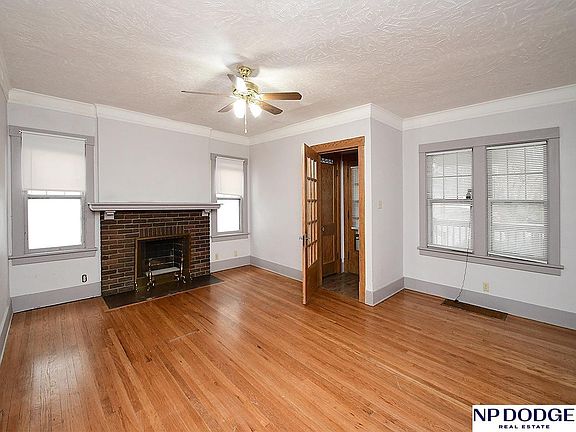 5th image of 2442 Mary St
