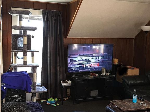 2nd image of 29 Elm St #3