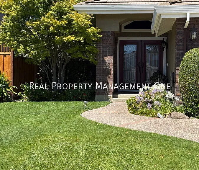 3010 Boardwalk St — Photo 3