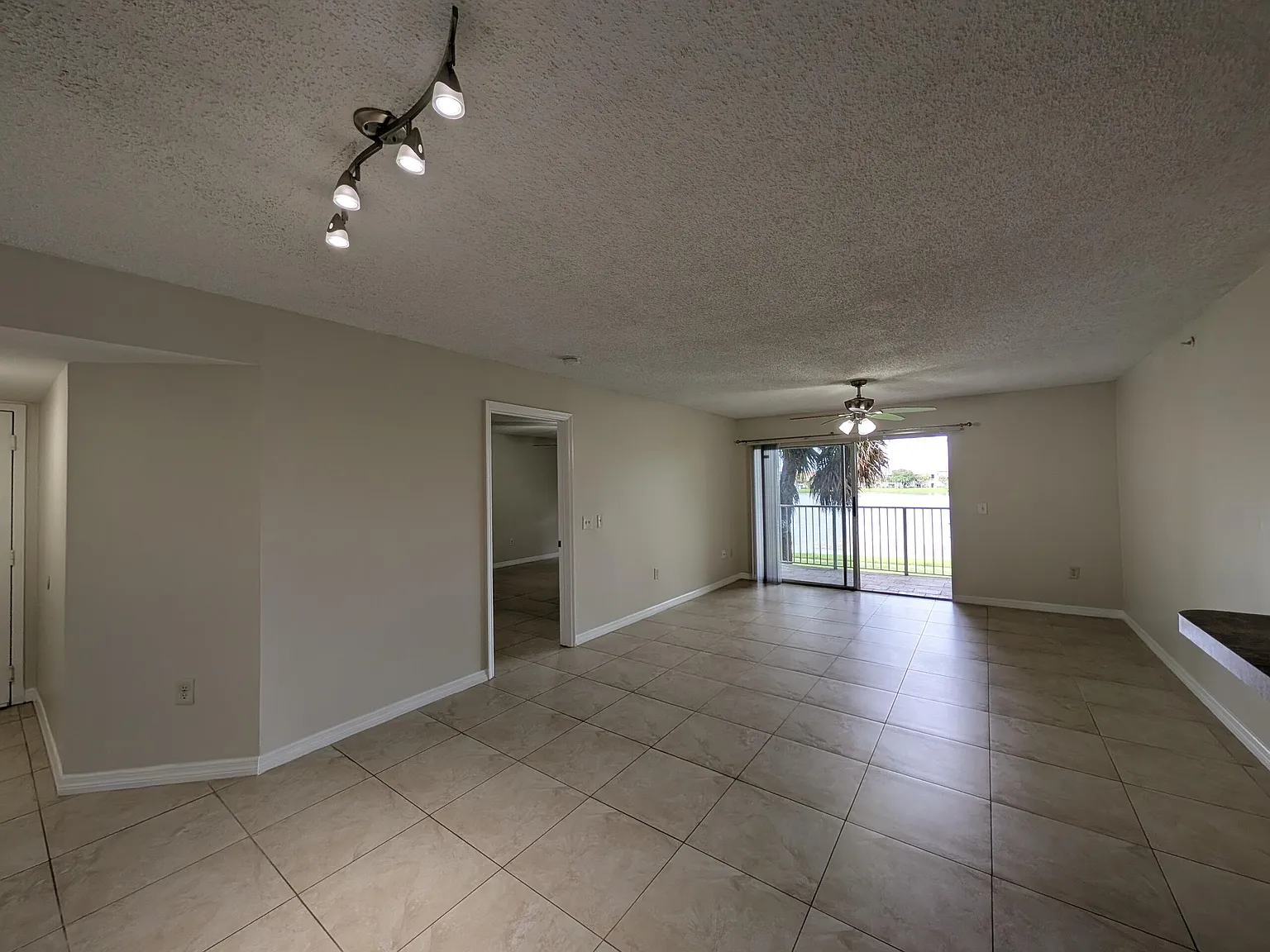 2 bed, 2.0 bath, 1246 sqft, $2,250 — Photo 4