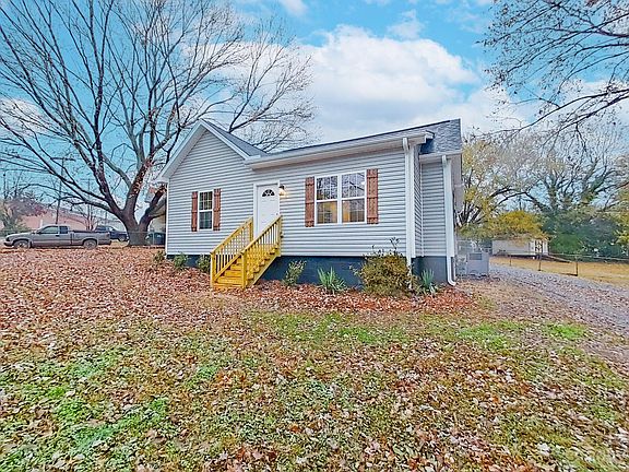 4th image of 1830 Hilltop Cir