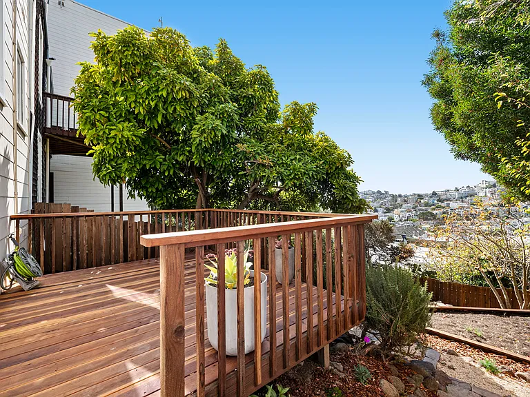 41 Saturn St — Photo 46
