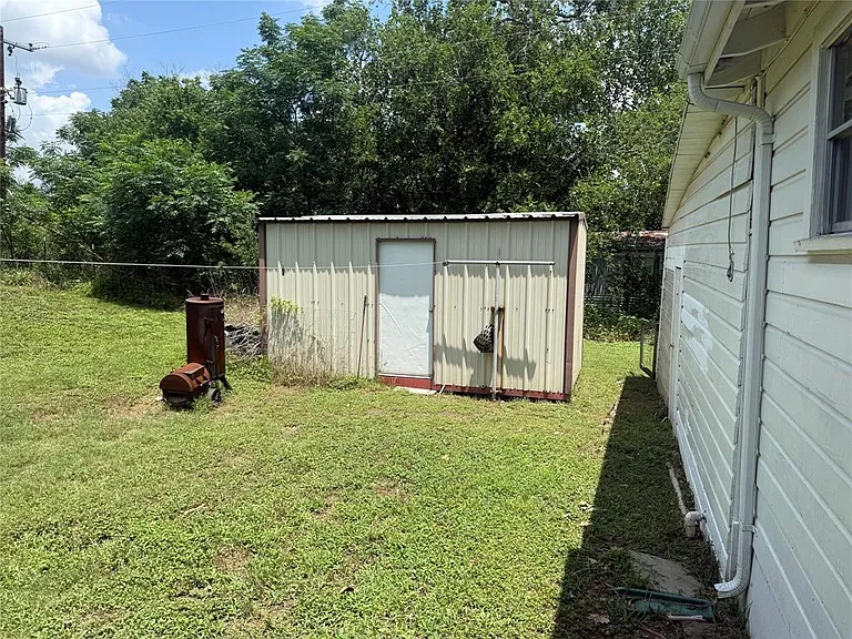 1825 E Pierce St — Photo 13