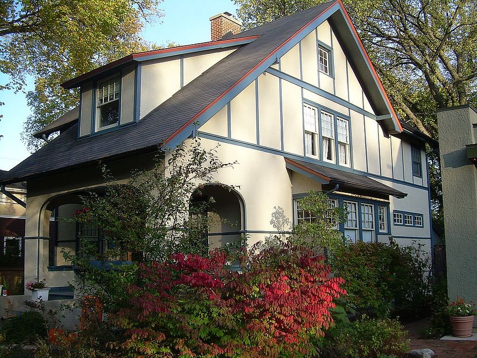 2nd image of 1435 Dempster St