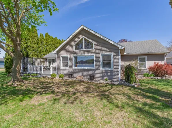 6234 Quiet Cove Rd, Addison, MI 49220