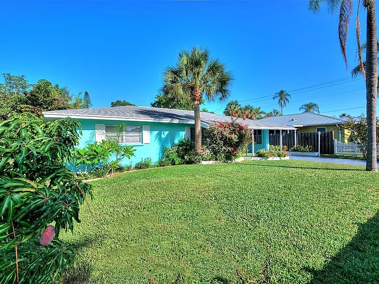 3605 Iroquois Ave — Photo 4