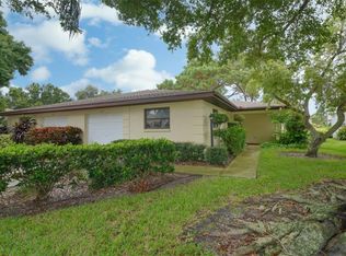 3301 Vivienda Blvd, Bradenton, FL 34207
