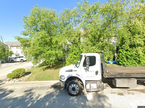 8656 S 85th Ct, Hickory Hills, IL 60457