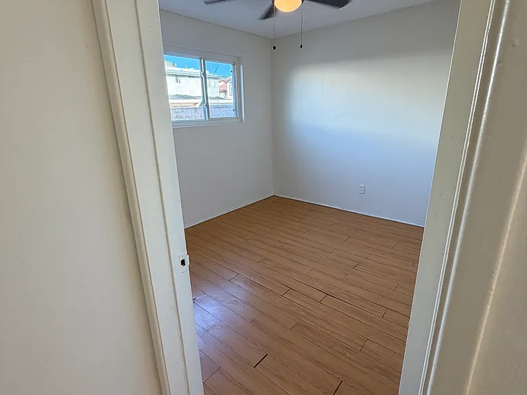 925 Carob Way #5 — Photo 6