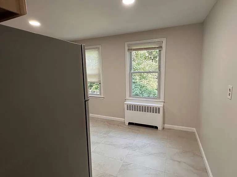 14 Byron Pl #2 — Photo 8