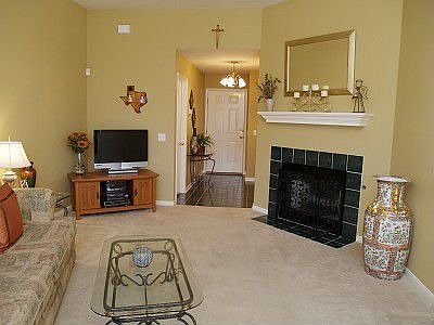 Living Room with Gas Fireplac