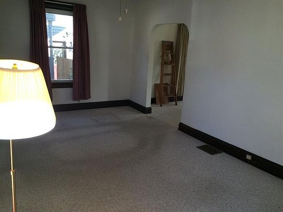 5th image of 3130 Benninghofen Ave