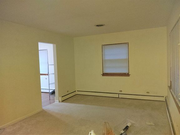 2nd image of 1415 N Main St
