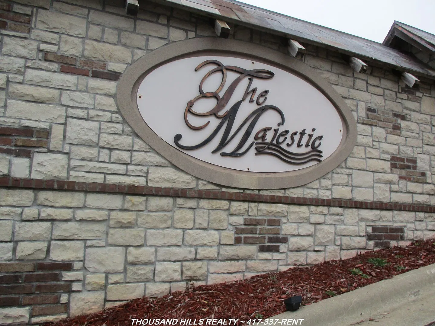 325 Majestic Dr — Photo 4