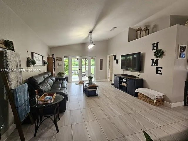 17728 SW 20th St — Photo 2