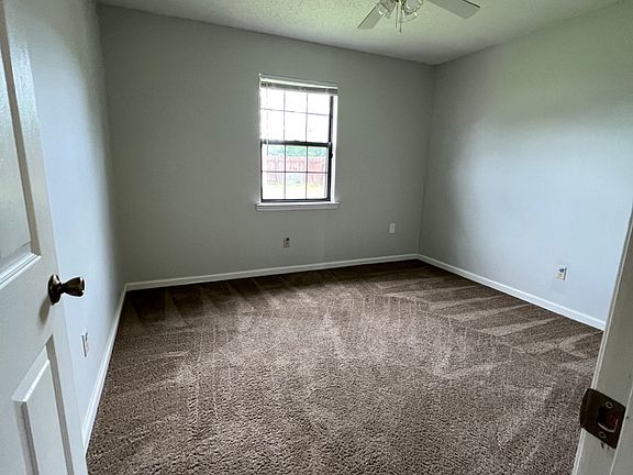 4th image of 1704 Ashton Dr