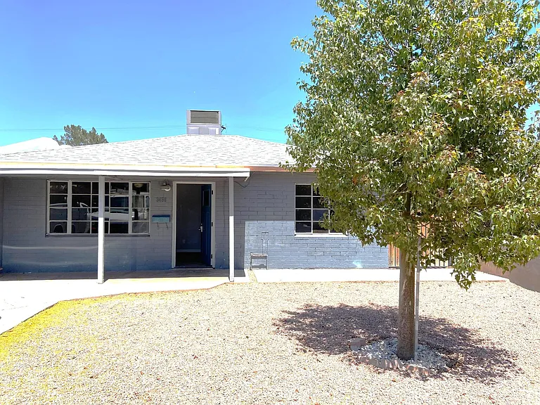 3450 E Yale St — Photo 2