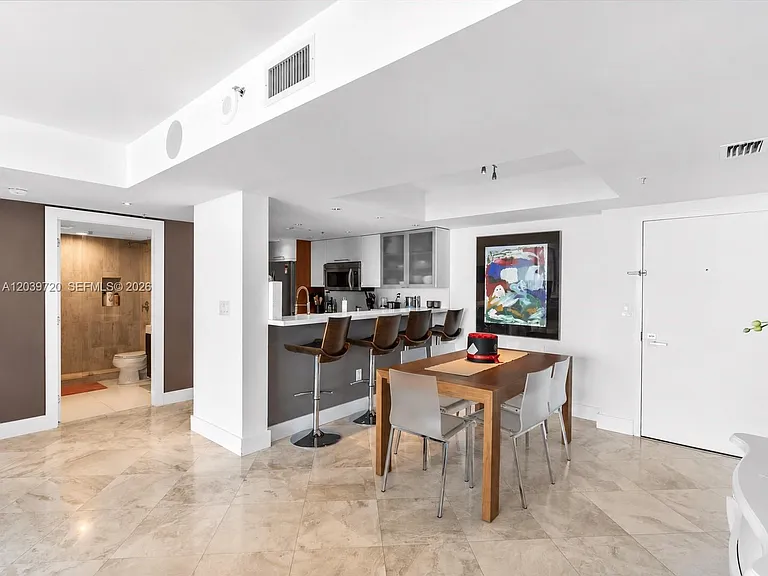 650 West Ave #2110 — Photo 2
