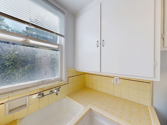 3rd image of 700 Church St APT 309