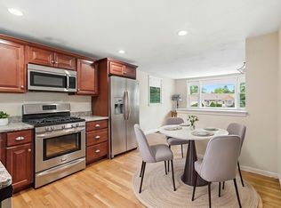 4 Edward Cody Ln, Weymouth, MA 02190