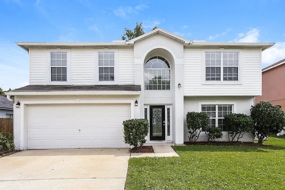 4 bed, 2.5 bath, 2043 sqft, $2,055 — Photo 1