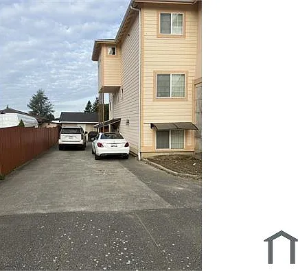 20041 104th Pl SE #C — Photo 1