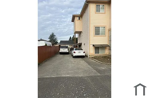 20041 104th Pl SE #C Photo 1